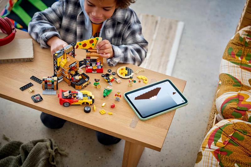 LEGO City - Pizza Delivery Experience