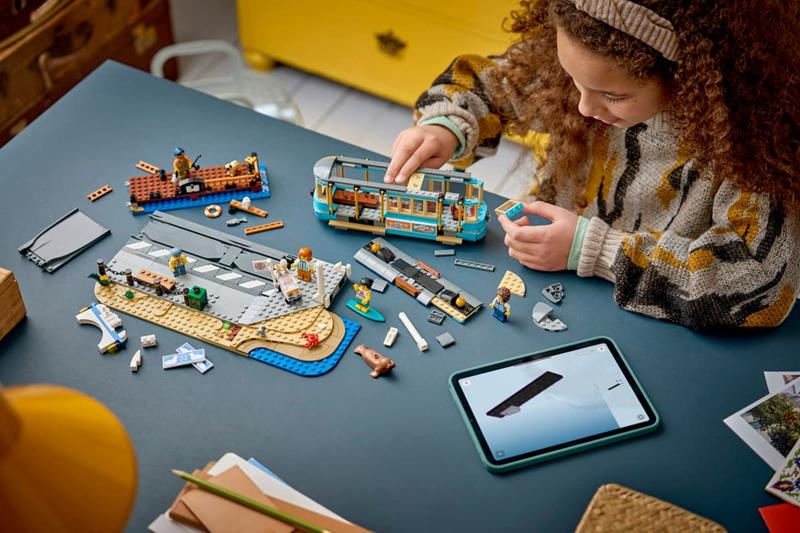 LEGO City - Classic Beach Streetcar